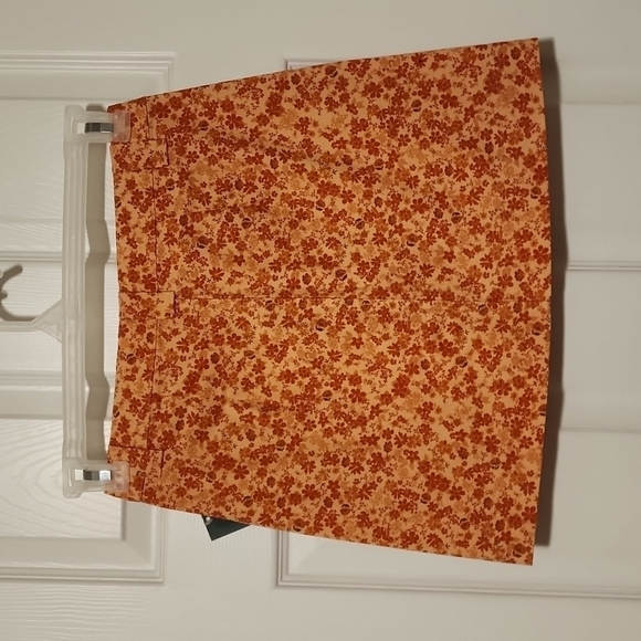 Nwt, Women's High-rise Chino Mini Skirt by Wild Fable in a rust color floral - Picture 2 of 8